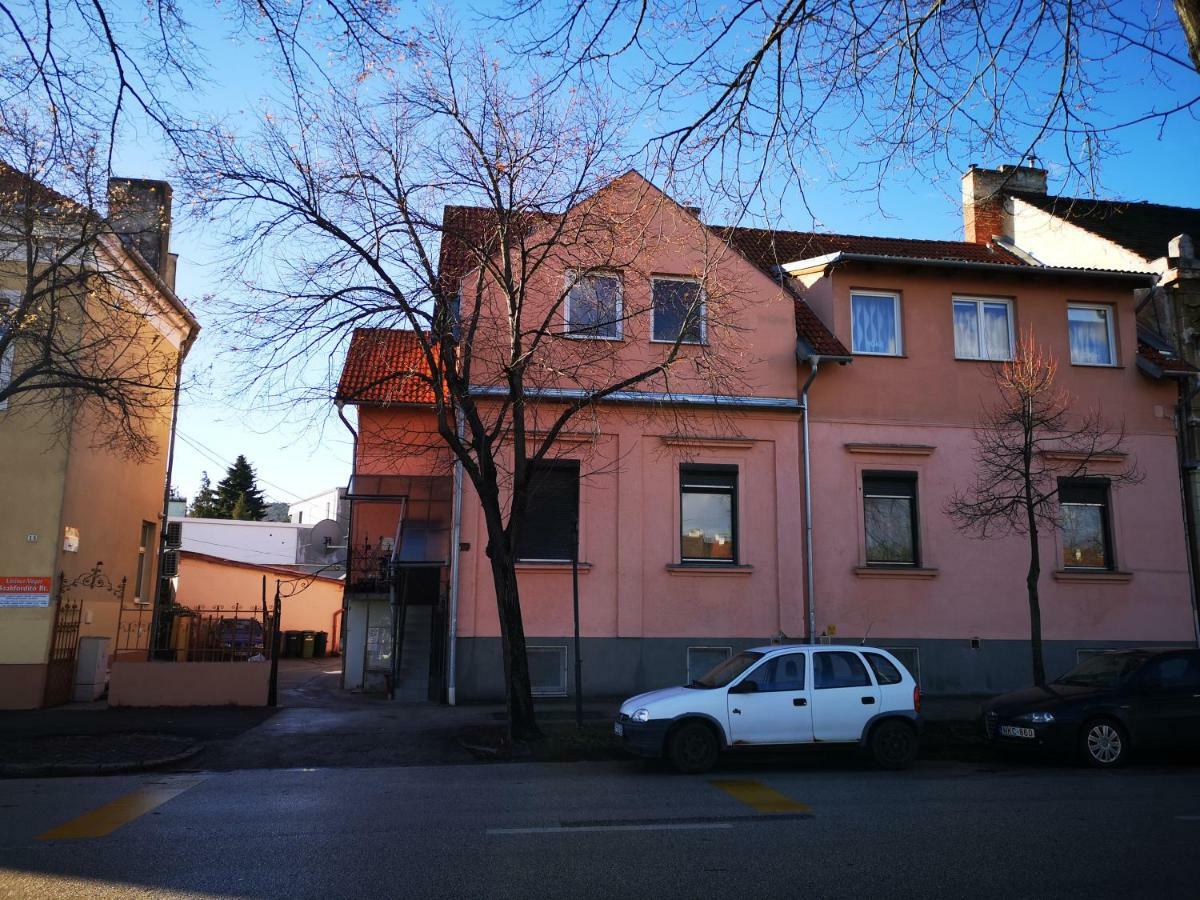 Hoke Lakas Appartement Sopron Buitenkant foto